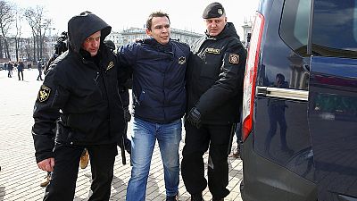 Πολιτική καταστολής με μαζικές συλλήψεις από την κυβέρνηση του Μινσκ
