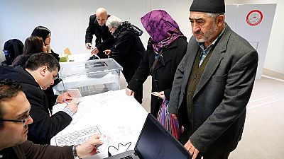 Πρόωρη ψηφοφορία ενόψει δημοψηφίσματος για τους Τούρκους πολίτες εκτός Τουρκίας