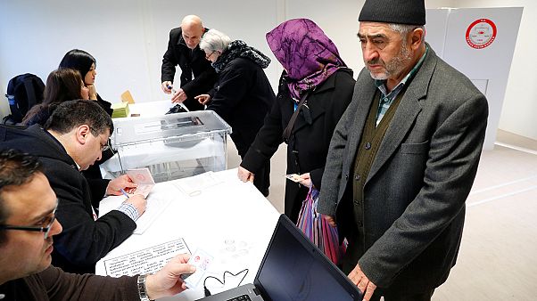 Референдум в Турции: в странах ЕС началось досрочное голосование Референдум в Турции: в странах ЕС началось досрочное голосование