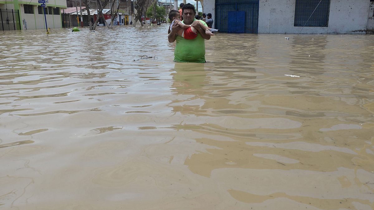 Peru sel felaketinin yaralarını sarıyor