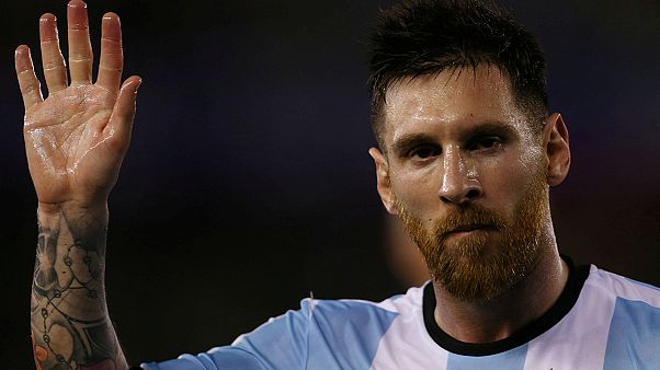FIFA'dan Arjantin milli takımının yıldızı Messi'ye 4 maç men cezası FIFA'dan Arjantin milli takımının yıldızı Messi'ye 4 maç men cezası