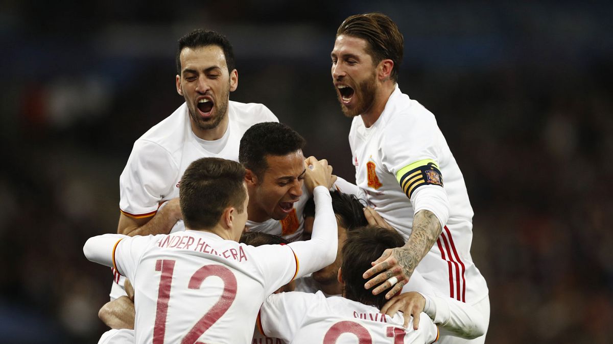 Calcio: la moviola in campo (VAR) decide Francia-Spagna