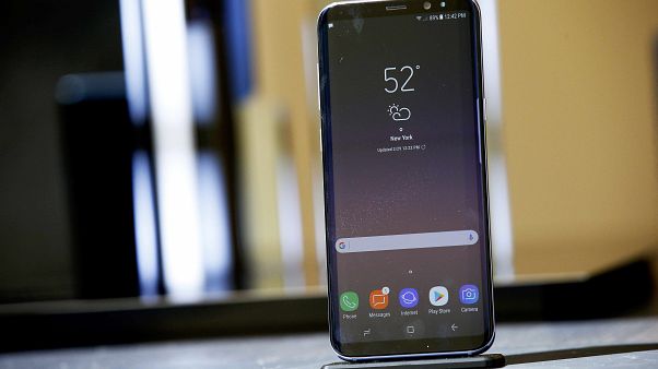 Samsung lanza su nuevo teléfono, el Galaxy S8 Samsung lanza su nuevo teléfono, el Galaxy S8
