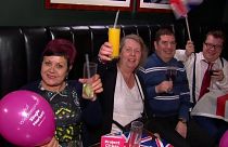 "Cheers" ! : ces Britanniques qui célèbrent le Brexit