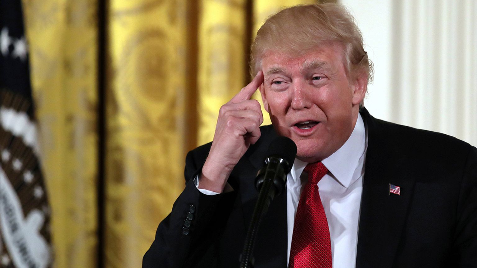 Trump'ın seyahat yasakları yargıya takıldı