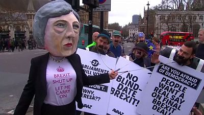 Protestoculardan hükümete Brexit sürecinde "halkın sesine kulak verin" çağrısı