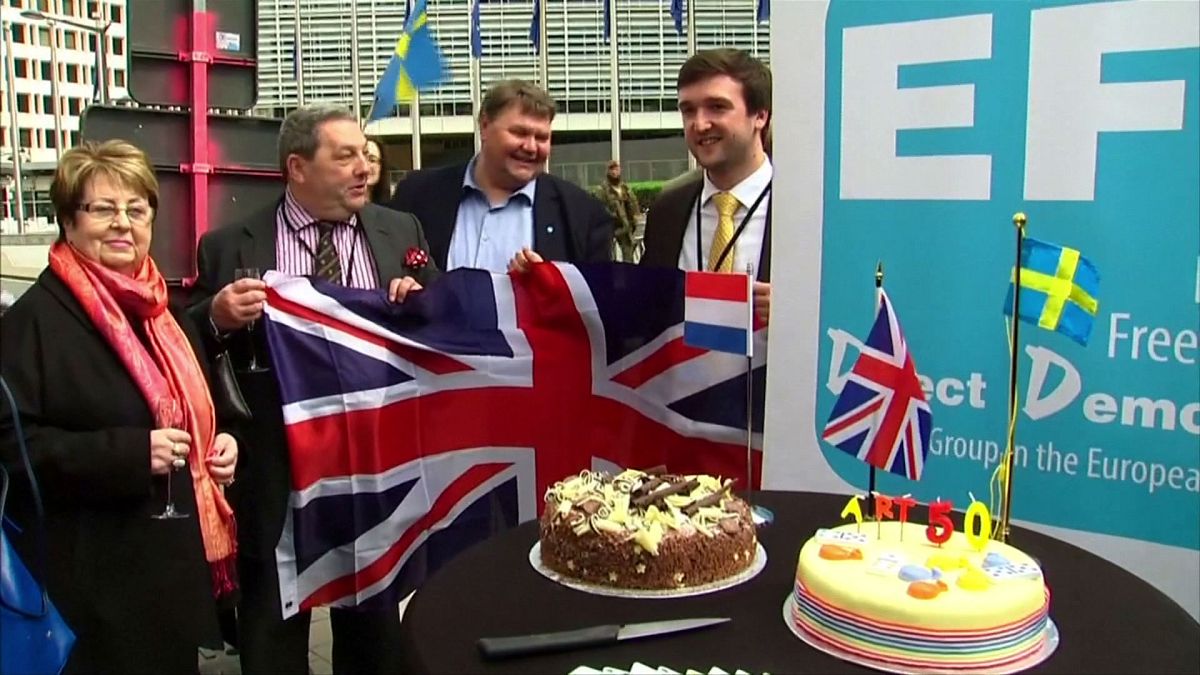Британские евродепутаты празднуют начало процедуры "Брексита"