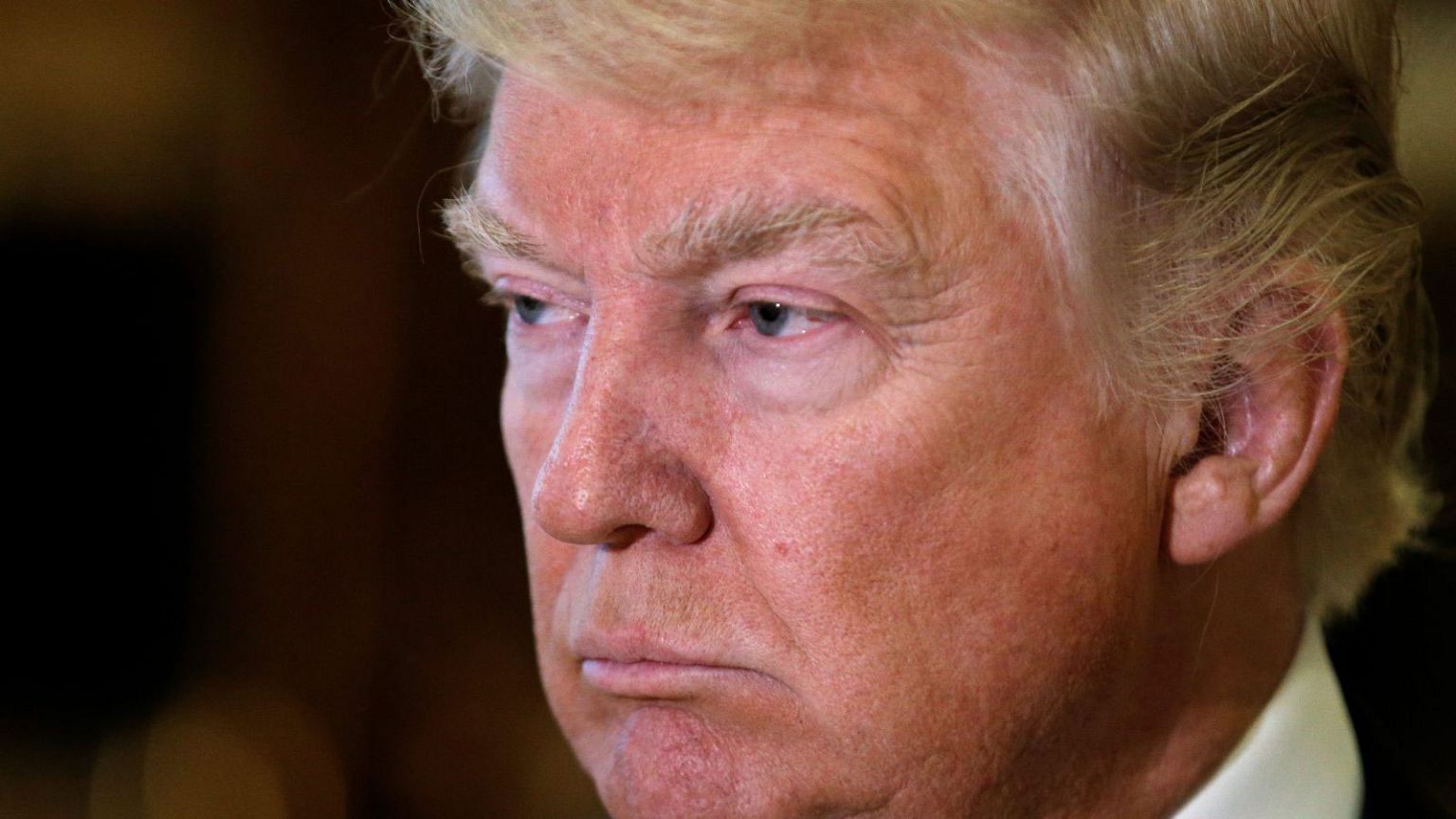Au plus bas dans les sondages, Trump déclare la guerre à ses camarades républicains