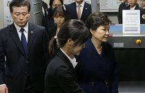 La expresidenta surcoreana Park Geun-hye, bajo arresto