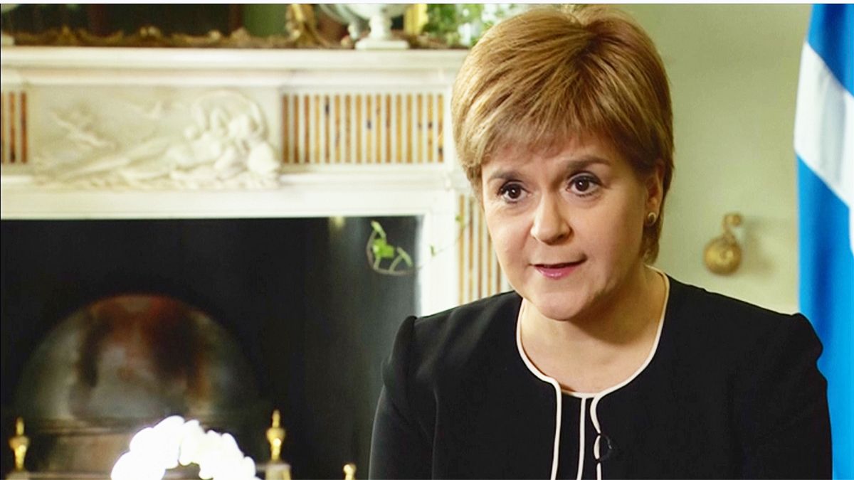 Sturgeon puts pressure on London for Scotland independence vote