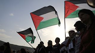 Palestinianos voltam a manifestar-se contra os colonatos israelitas