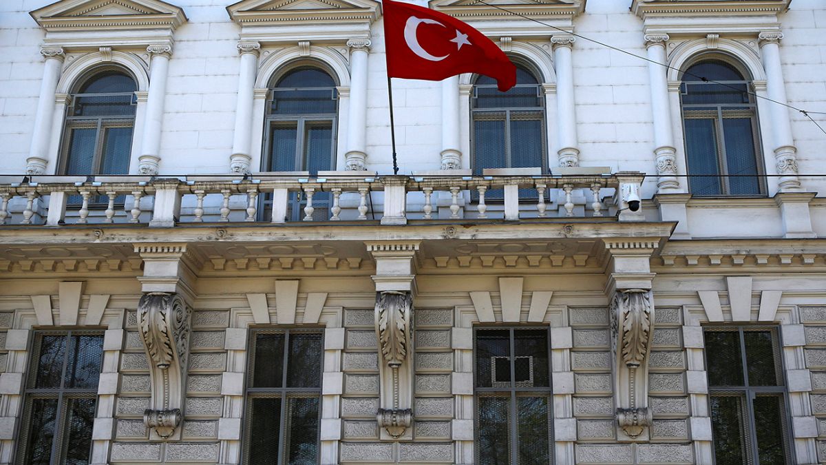 تحذير للرعايا النمساويين من أصول تركية