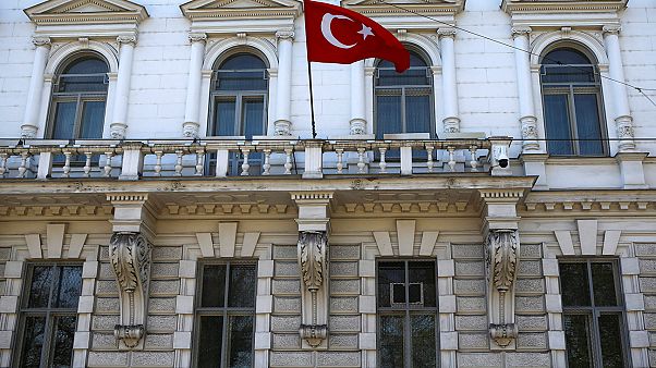Pilz: "Erdogan spia i turchi residenti all'estero in tutto il mondo" Pilz: "Erdogan spia i turchi residenti all'estero in tutto il mondo"