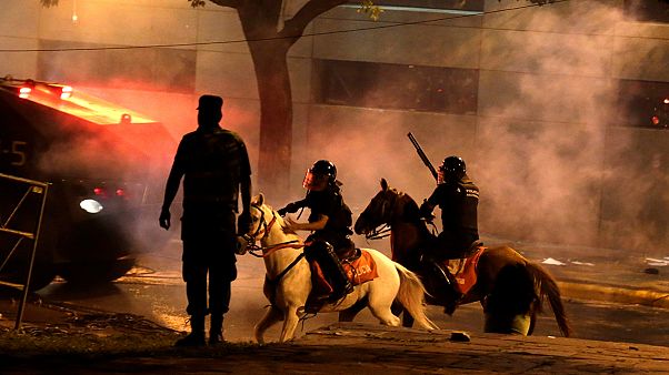 Paraguay: un manifestante muerto en los disturbios tras la aprobación de la reelección presidencial Paraguay: un manifestante muerto en los disturbios tras la aprobación de la reelección presidencial
