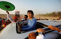 Birmania: baja participación en el primer test para el Gobierno de Suu Kyi