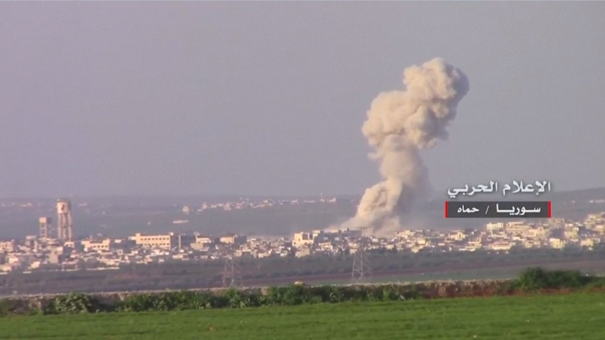 Syria conflict: Assad army 'retakes rebel ground' in Hama