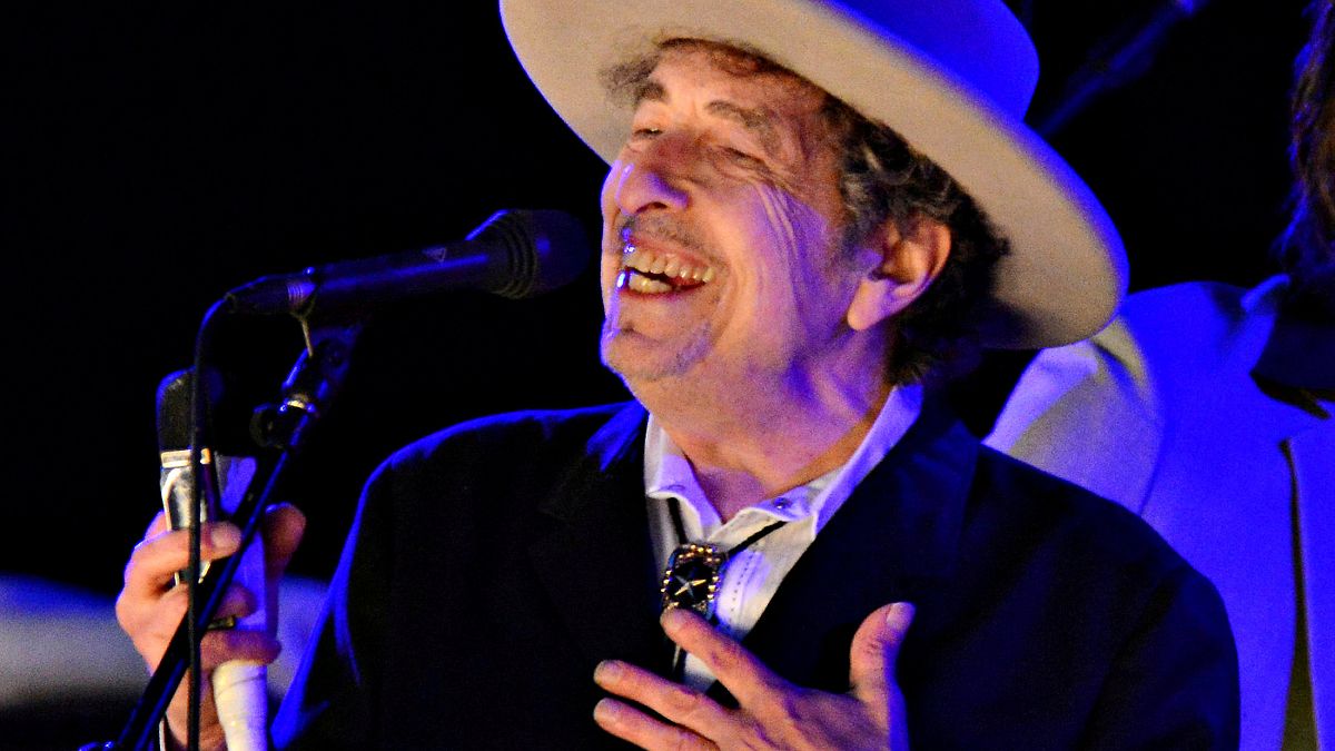 Bob Dylan recoge el Nobel de Literatura