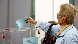 Los serbios votan en unas presidenciales dominadas por Vucic