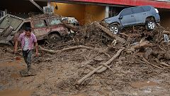 Rettungshelfer in Kolumbien suchen nach hunderten Vermissten