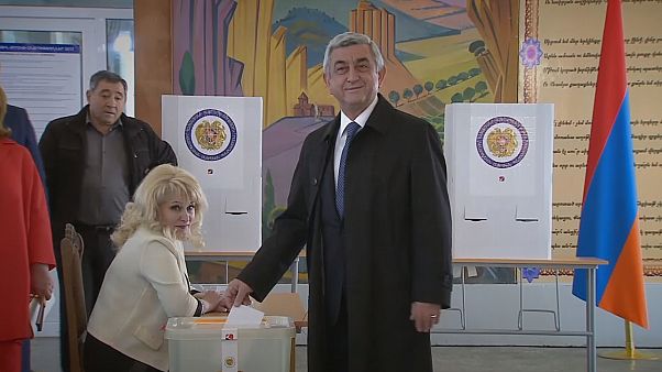 A kormánypárt áll nyerésre az örmény választásokon A kormánypárt áll nyerésre az örmény választásokon