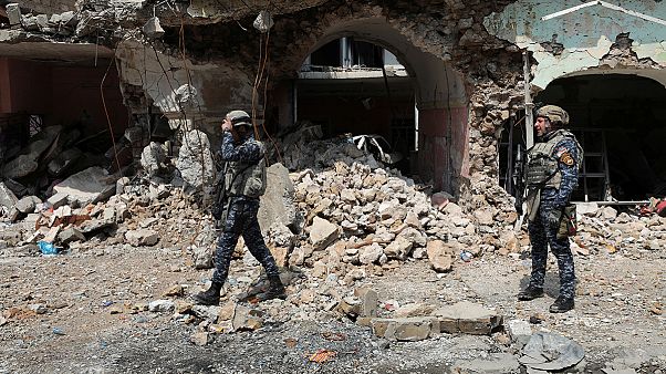 Élő pajzsként használják a civileket a terroristák Moszulban Élő pajzsként használják a civileket a terroristák Moszulban