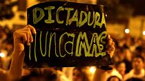 Continúan las protestas en Paraguay contra la reforma constitucional para permitir la reelección presidencial