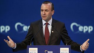 "Sortir de l'UE, c'est être seul", avertissement de Manfred Weber à Londres