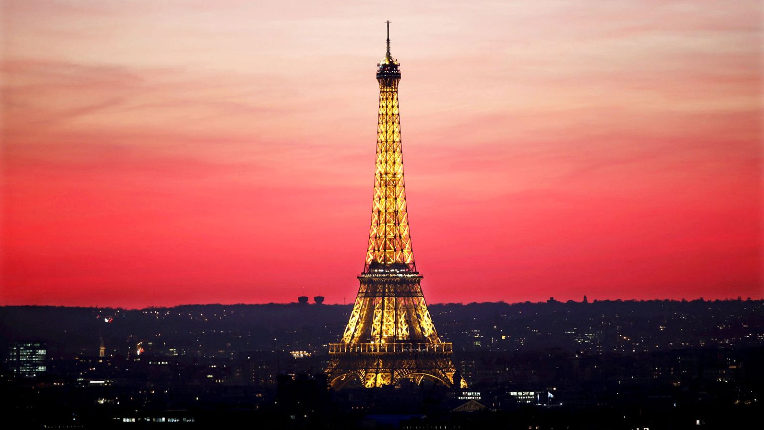 Eiffel Tower switched off as mark of respect to St Petersburg victims