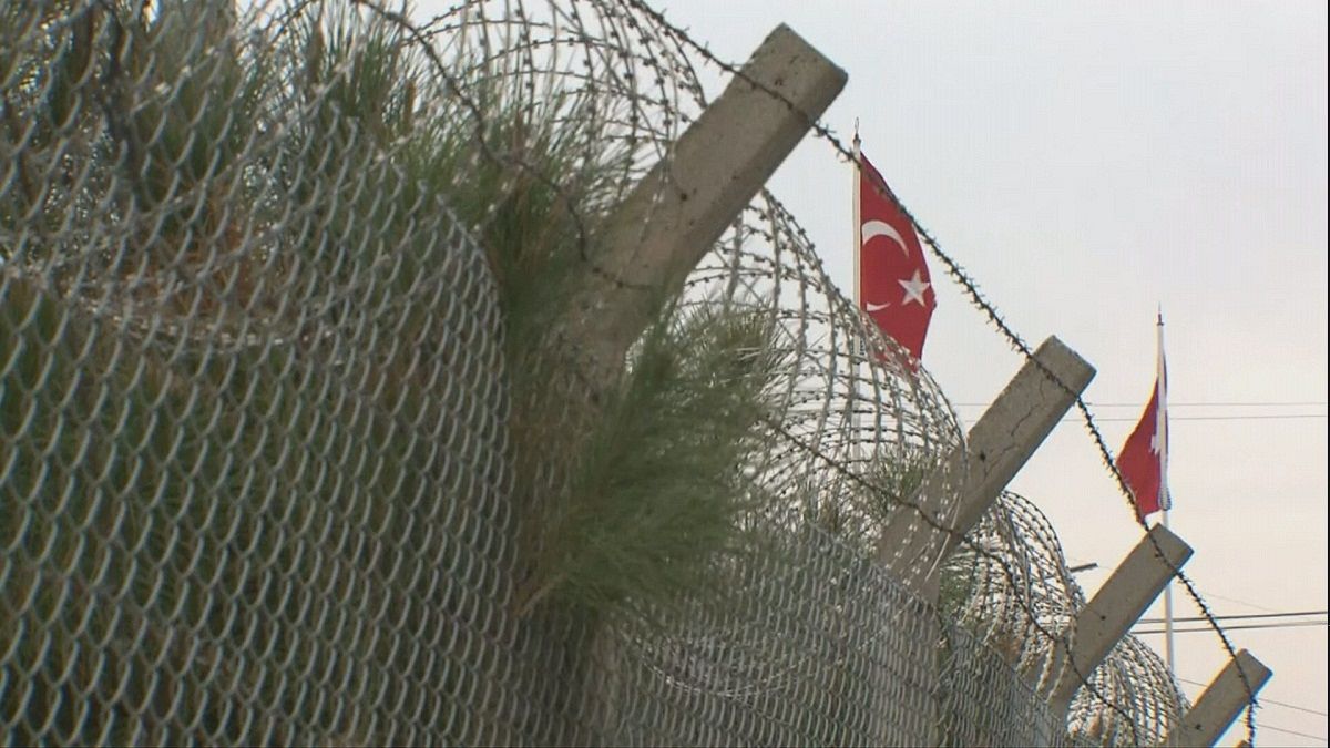 Tutuklu gazeteci Deniz Yücel'i Almanya İstanbul Konsolosu ziyaret etti