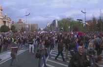 Protestos contra "ditadura" após vitória de Vucic nas presidenciais sérvias