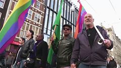 Niederlande: Hand in Hand gegen Homophobie