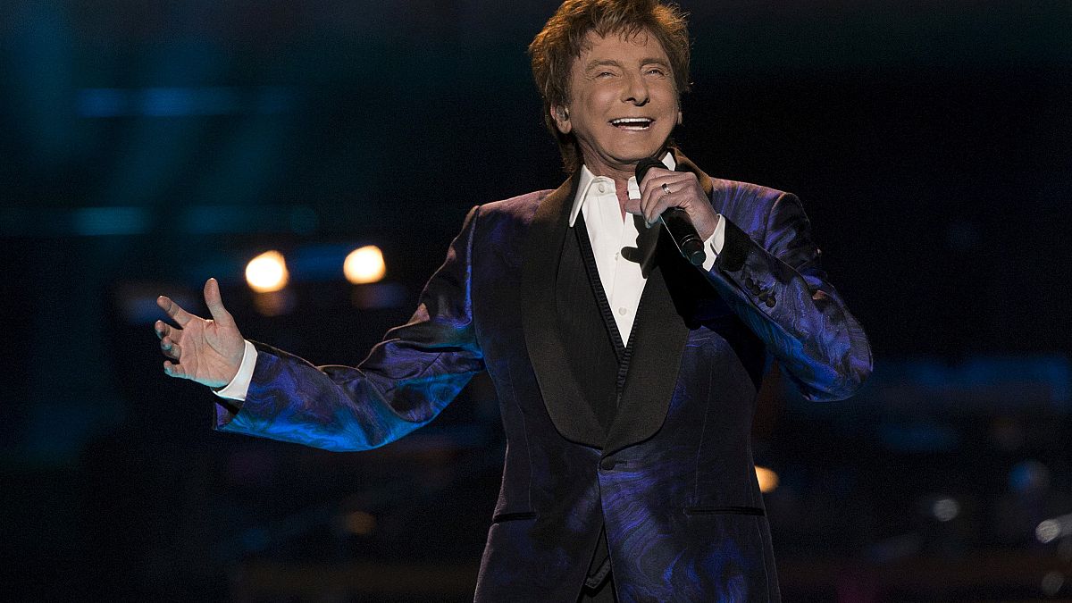 After decades of secrecy, Barry Manilow speaks openly about his sexuality