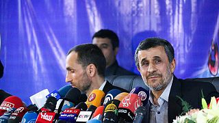 «آن آقایی که مُرد»؛ متن جنجالی‌تر از حاشیه‌ در نشست مطبوعاتی احمدی‌نژاد