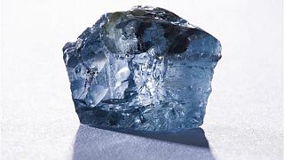 Sierra Leone : faute d'offres de qualité, les autorités reportent la vente aux enchères d'un diamant brut