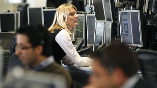 Divario stipendi tra uomini e donne, Londra obbliga datori di lavoro a pubblicare dati