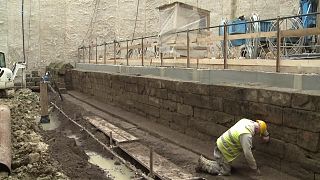 Archaeologists uncover ancient Rome aqueduct