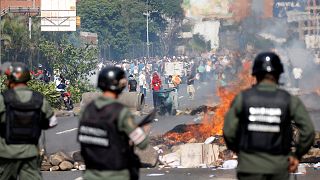 درگیری مخالفان دولت ونزوئلا با نیروهای پلیس در کاراکاس