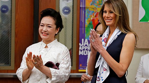 Két first lady egy iskolában Két first lady egy iskolában