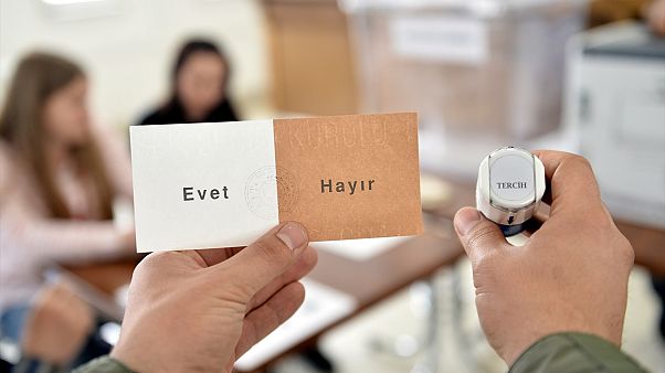 El voto de la diáspora turca, decisivo en el referéndum sobre la reforma constitucional El voto de la diáspora turca, decisivo en el referéndum sobre la reforma constitucional