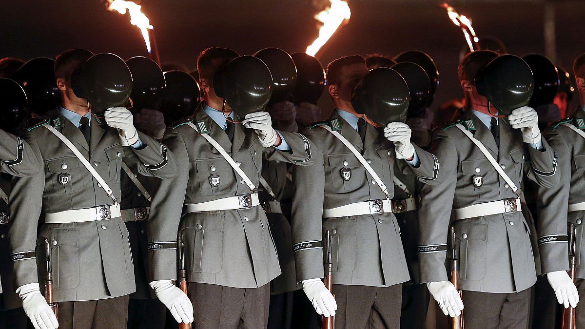 Hitlergruß und Hetze: Mehr als 200 rechtsextreme Vorfälle bei der deutschen Bundeswehr