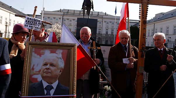 Smolensk 7 anni dopo: "L'aereo del presidente polacco esplose in volo" Smolensk 7 anni dopo: "L'aereo del presidente polacco esplose in volo"