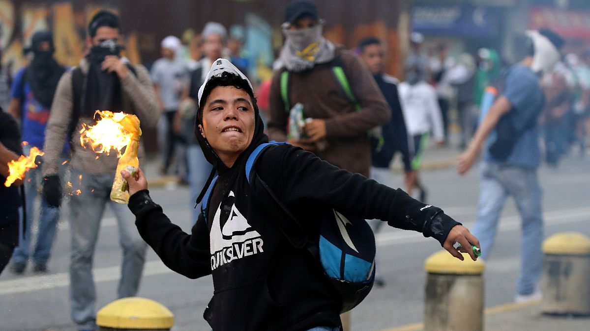 صدامات في كراكاس تتخلل مظاهرة جديدة للمعارضة