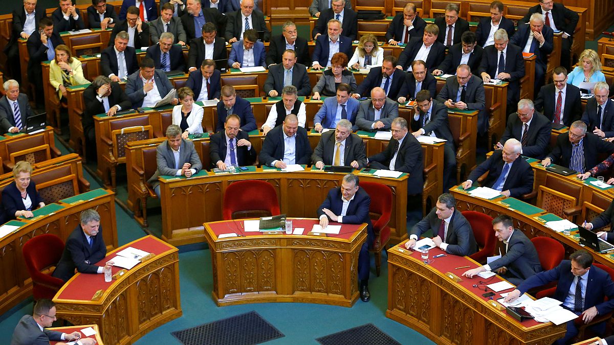 El presidente húngaro promulga la polémica ley contra la Universidad fundada por Soros