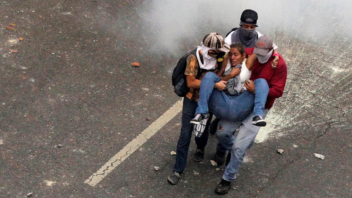 Venezuela'da siyasi mücadele şiddetleniyor
