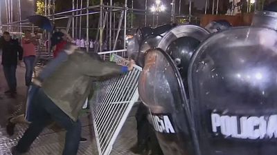 صدامات بين الشرطة ومحتجين في الأرجنتين