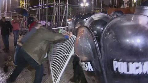 Argentinien: Krawalle bei Lehrer-Demo in Buenos Aires