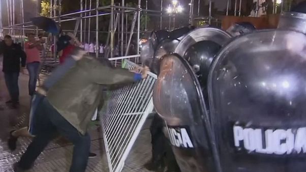 Учителя против полицейских Учителя против полицейских