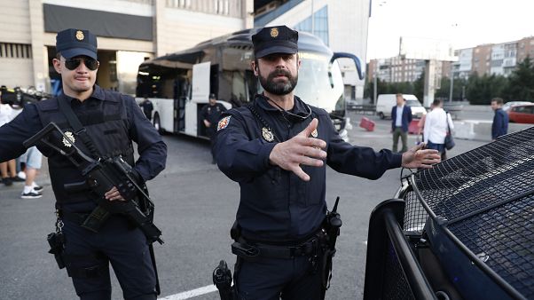 تعامل حذر للمحققين بشأن تفجيرات استهدفت لاعبي دورتموند تعامل حذر للمحققين بشأن تفجيرات استهدفت لاعبي دورتموند