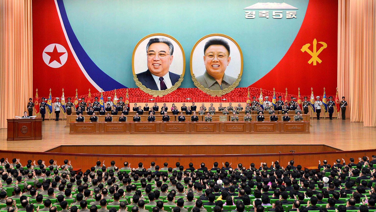 Kim Jong Un besucht Parlamentssitzung