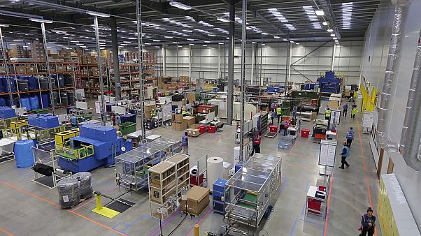 UK wages growth losing out to inflation UK wages growth losing out to inflation